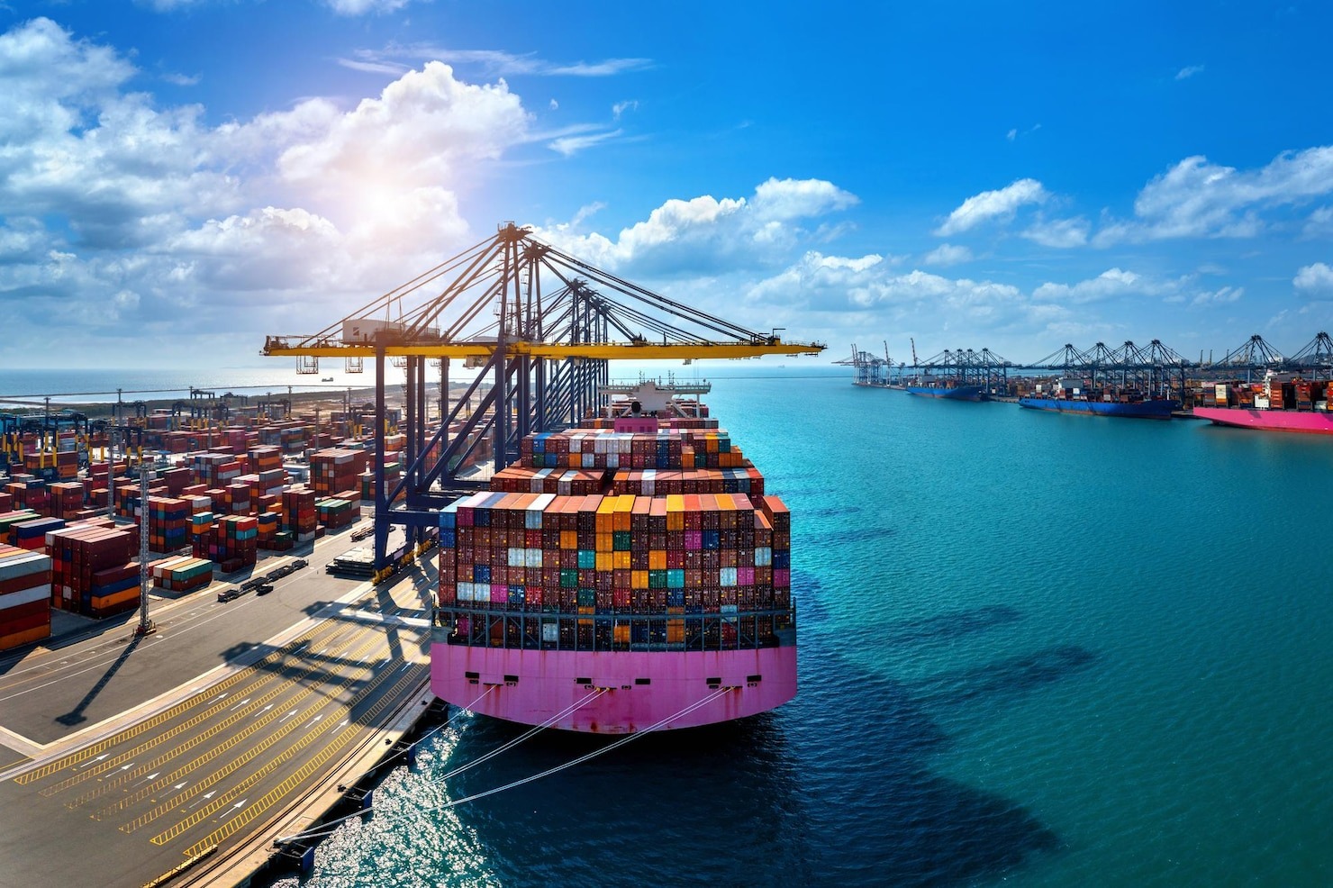 Dubai international cargo shipping services